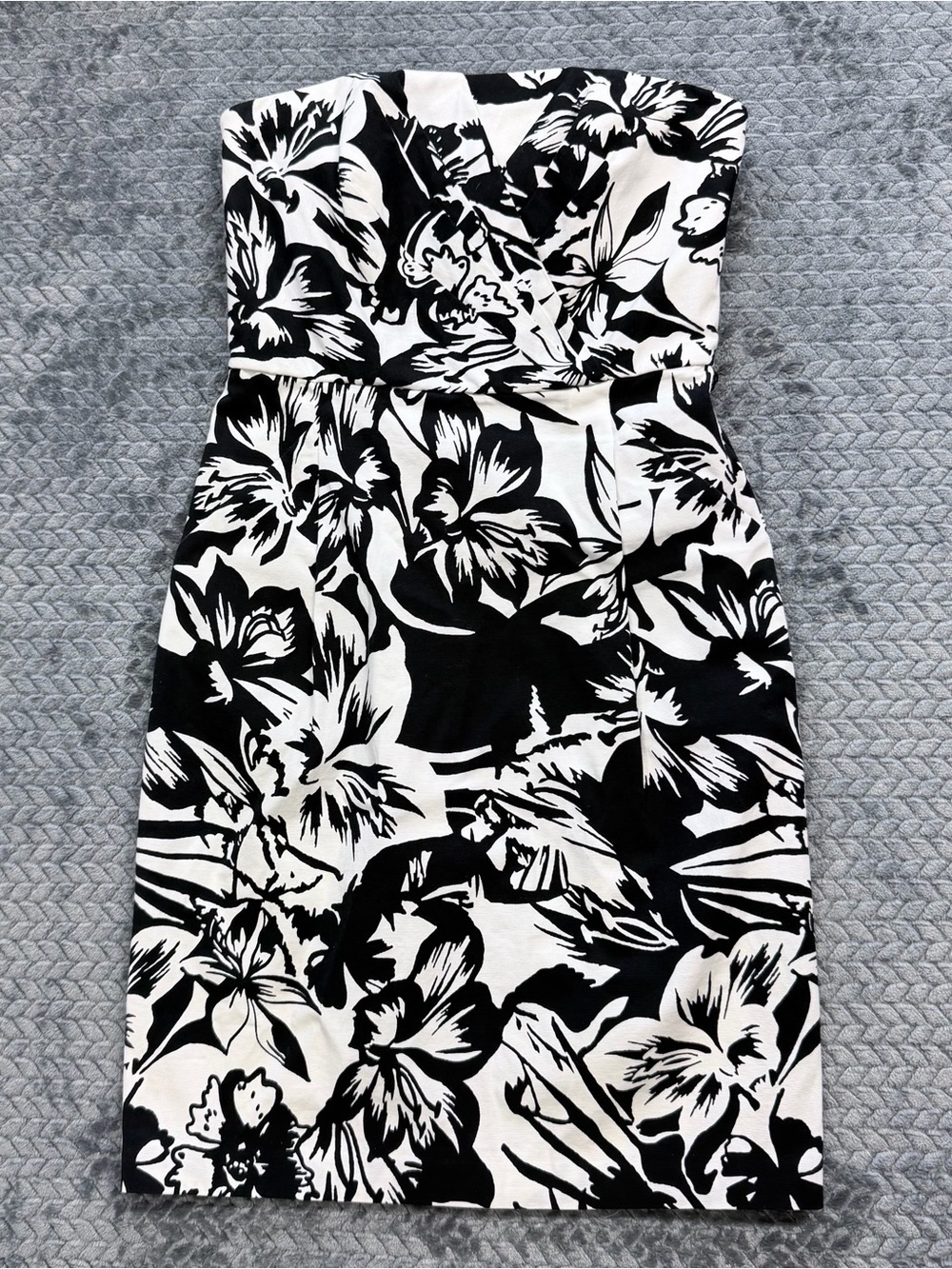 White House Black Market Floral Strapless Midi Dress with Pockets Size 2